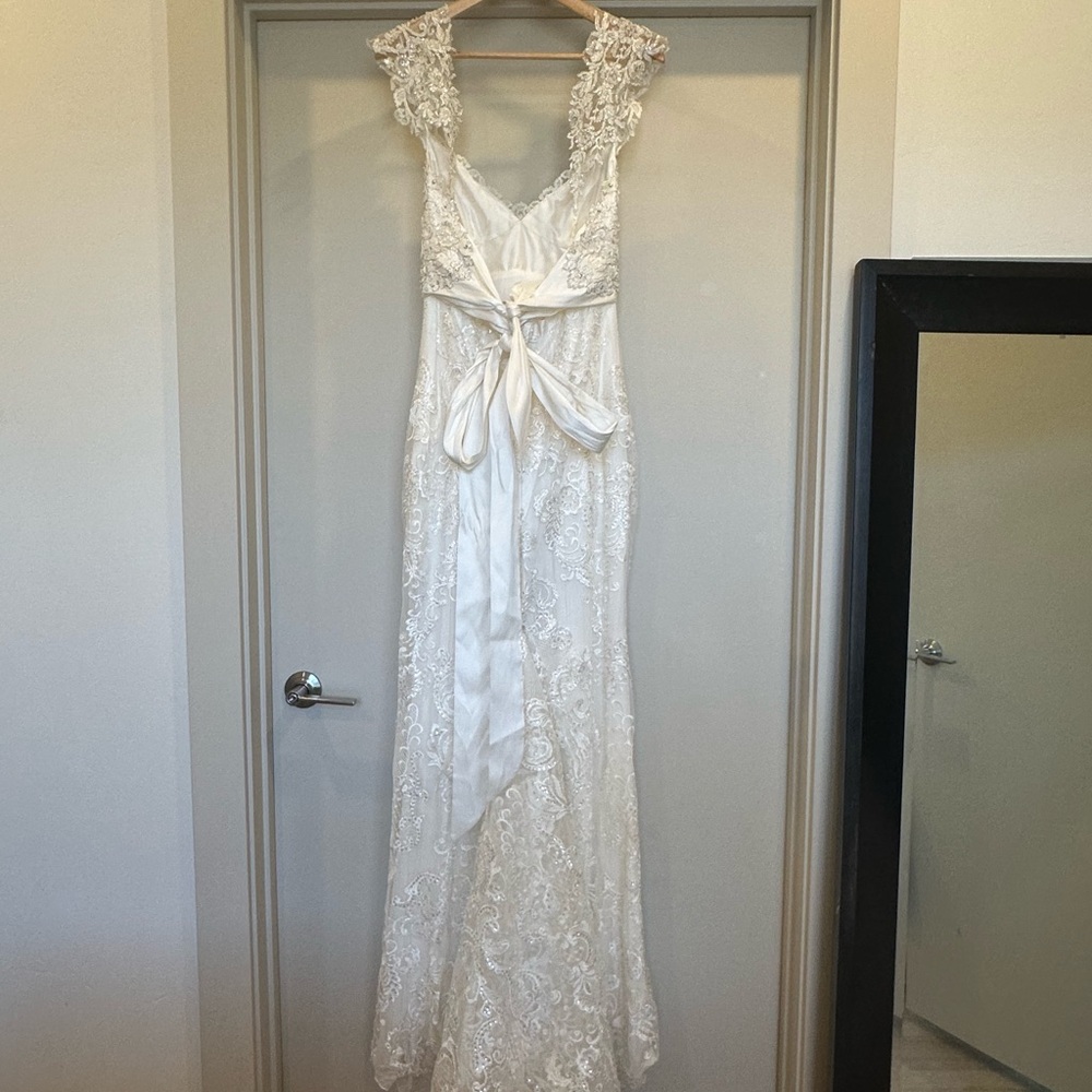 Anna Campbell Elegant White Lace Wedding Dress